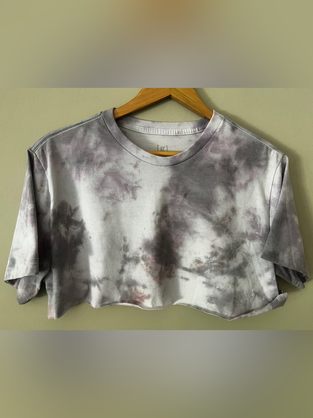 Women's Cropped Tie-Dye Tee in Lavender Gray